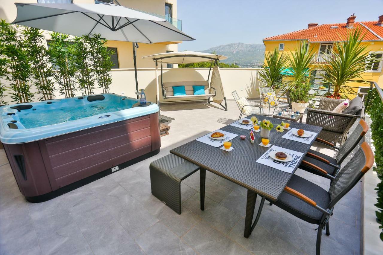 Luxury Urban Villa Apartments With Jacuzzi Split Extérieur photo