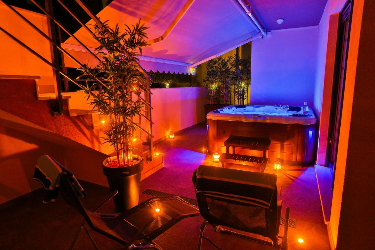 Luxury Urban Villa Apartments With Jacuzzi Split Extérieur photo