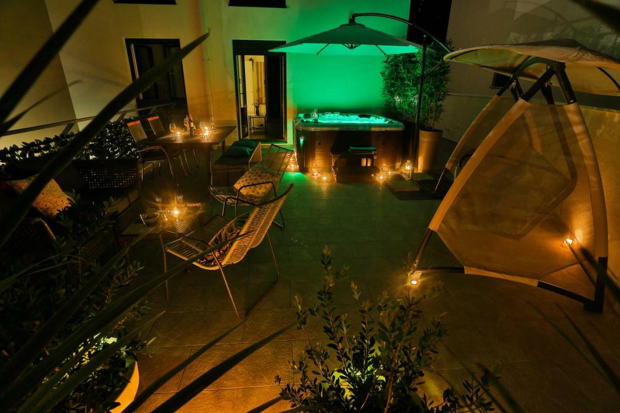 Luxury Urban Villa Apartments With Jacuzzi Split Extérieur photo